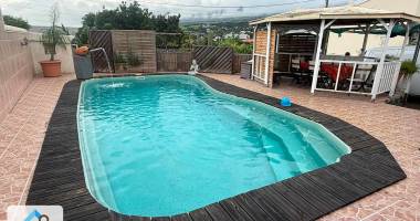 riviere saint louis 97421 - maison familiale - possible investissement - beaux volumes - proche commoditÉs