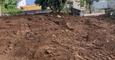 a vendre  terrain d'environ 400 m2   les avirons   155 000 €