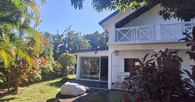 a vendre - un ensemble immobilier de 229.03 m2 environ - saint-philippe- 254 400 €
