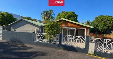 maison de plain-pied 3 pièces à rénover avec terrain de 125 m² dans un environnement calme