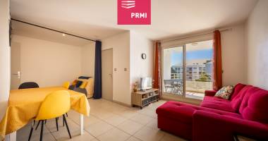 appartement t2 lumineux avec varangue et parking couvert à sainte-clotilde ? résidence sécurisée proche université