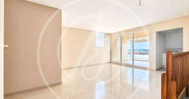 À vendre appartement f3 en duplex au gosier, 220 000 €