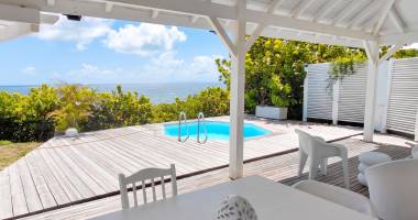 t2 avec terrasse - piscine - vue mer - le moule