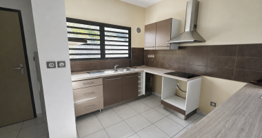 À vendre t3 avec grande terrasse   la saline-les-bains