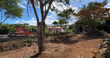 a vendre - terrain de 325 m2 - entre deux  - a partir 128 000 €
