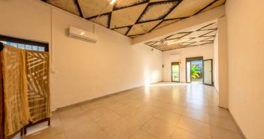 saint pierre à bois d'olives -local commercial de 57 m² - loye
