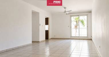 appartement t3 de 75 m2 avec varangue et parking - coeur de st denis