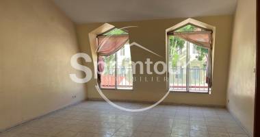 basse-terre   appartement t2 lumineux au carmel - proximité immédiate du lycée