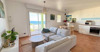 t2 meublé + terrasse - vue mer - gosier petit havre
