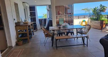 superbe appartement meublée 120m² vue mer et montagne à la riviere st louis