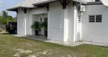 belle et spacieuse villa  f4  - grand jardin clos