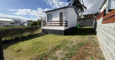 agréable petite maison f1 - surface habitable 24m2 + jardin engazonné clôturé