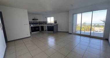 sh  4603 appartement f2 de 56  m² au centre ville du tampon