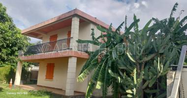 a vendre - maison t5 de 148 m2 environ - saint denis  - 477 000 €