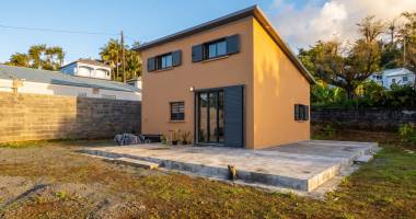 a louer petite ile - le charrié - maison meublée f3 : loyer 1