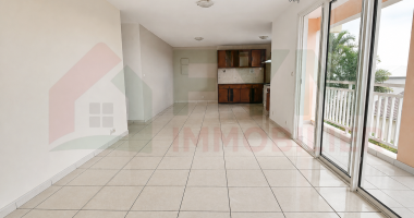 À louer   appartement f3 de 77,56 m2 avec magnifique vue mer   sainte-marie 890€