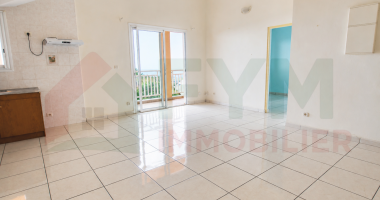À louer   superbe f4 de 73,15 m2 avec magnifique vue mer sainte-marie   quartier chiendent 990€