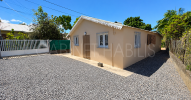 À louer - une maison t3 d'environ 59,86 m2 - saint-pierre - 1 295 €