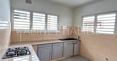 À louer - maison de type t4 d'environ 92,93 m2 - saint-pierre - 1 416,25 €