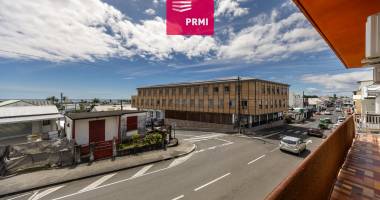 saint-benoît - ensemble immobilier avec local commercial, appartement et dépendance