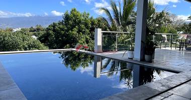 villa récente de 2024 de 6 pièces de 181 m2 avec piscine, vue montagne et sous-sol