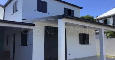 À louer - maison de type t4 d'environ 73,78 m2 - la riviere saint-louis - 1 356,00 €