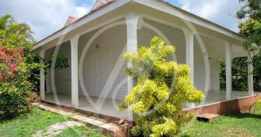À vendre : maison t6 À sainte-anne - 360 000 €