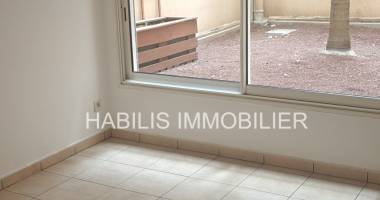 a louer - appartement t3 - d'environ 78  m2 - saint-denis - loyer 800 €