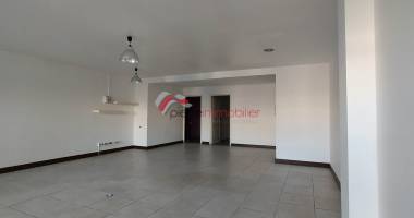 local commercial ou professionnel 82 m2 centre-ville