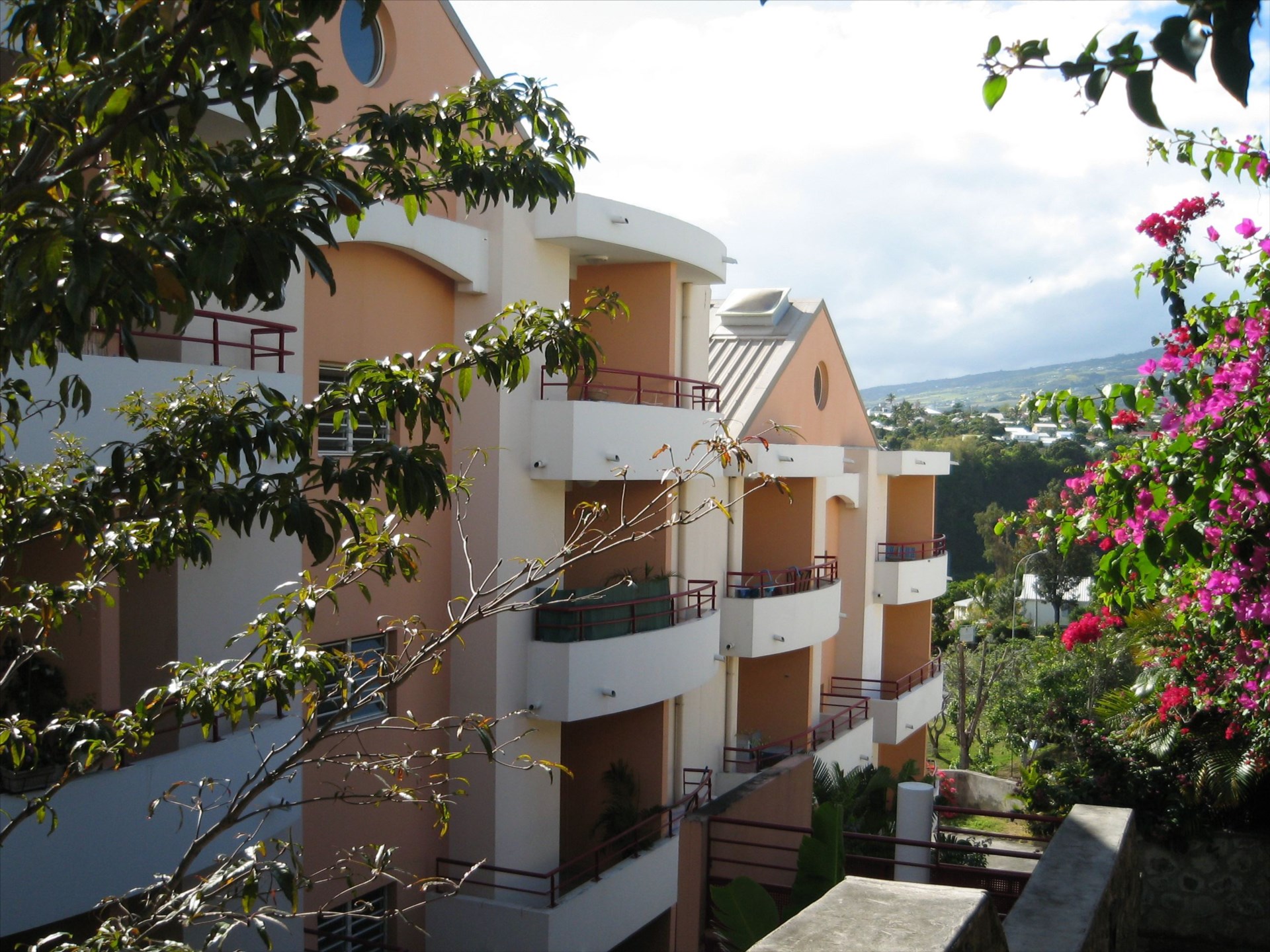 Location appartement SainteClotilde (97490) Réunion Nord Réf. 2452