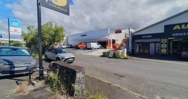 a louer de 646m² zone de la cocoteraie saint andre