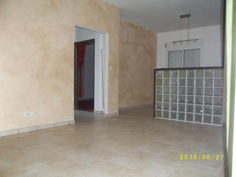 Location rez de jardin SainteClotilde (97490) Réunion Nord Réf. 025