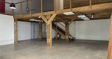  local commercial ou pro 100 m2 + mezzanine