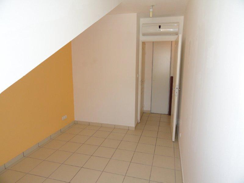 Location t3 duplex SainteClotilde (97490) Réunion Nord Réf. JARO1910