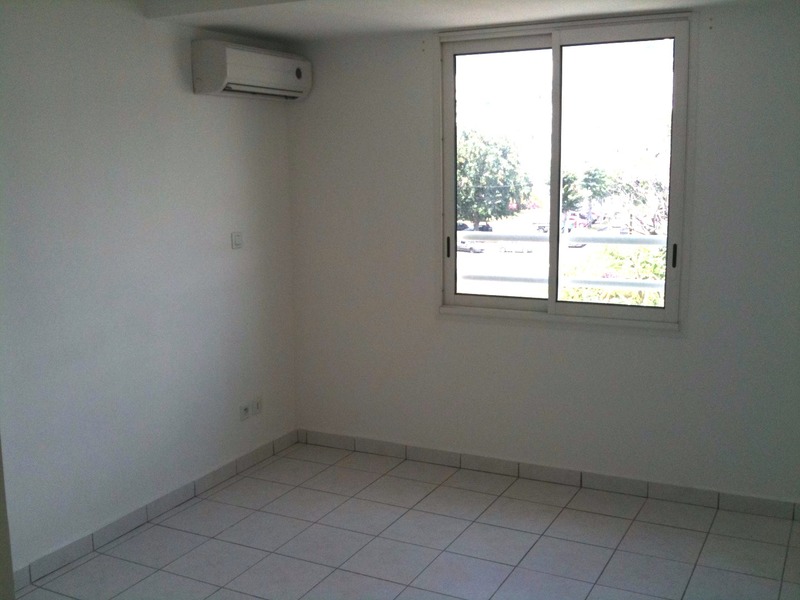 Location t3 SainteClotilde (97490) Réunion Nord Réf. ambrevattes26