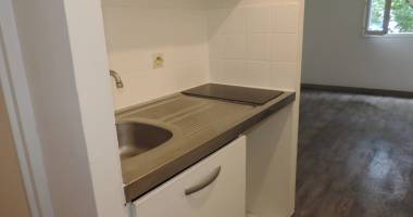 appartement de type studio a la chatoire