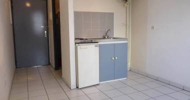 petit studio lumineux - quartier monthyon