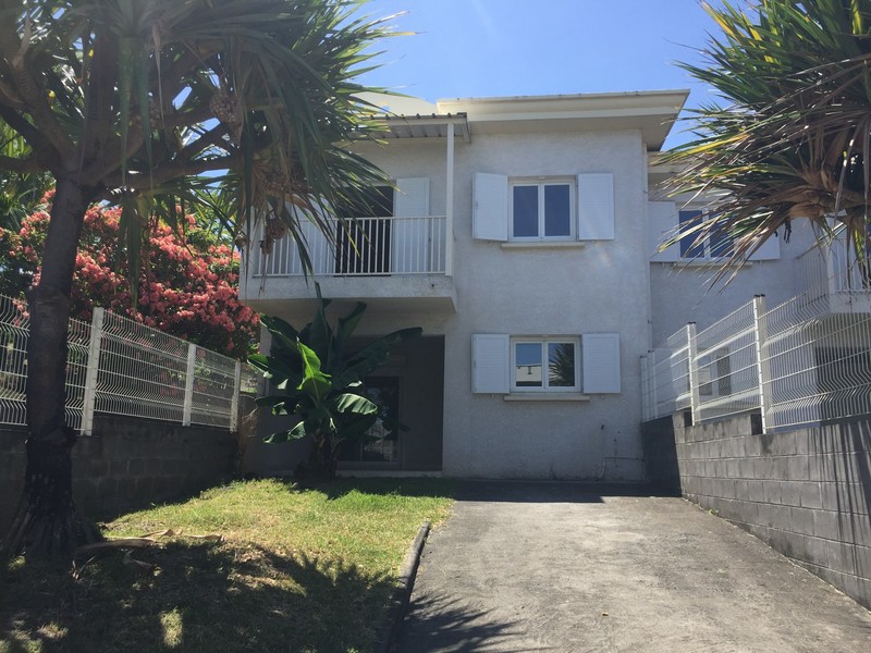 Location t4 duplex SaintPaul (97460) Réunion Ouest Réf. combavas1