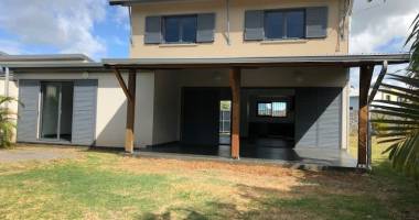 villa f4 à louer à sainte-suzanne   proche mer   jardin clos   idéale famille