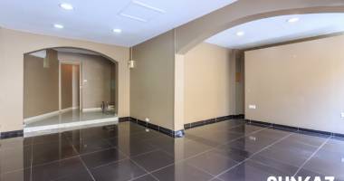 saint-pierre centre ville - local commercial 40 m²  - 1 785 cc disponible de suite